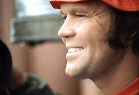 Glen Campbell during his hilarious interview with Gil Markle, who had trouble keeping his composure.